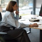 Desk Setup Mistakes That Cause Headaches and Back Pain